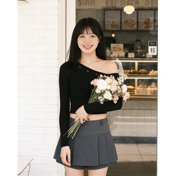 斜露肩窩釘上衣