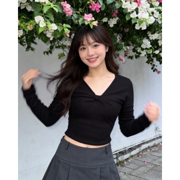 【現貨區】若隱若現大V領上衣